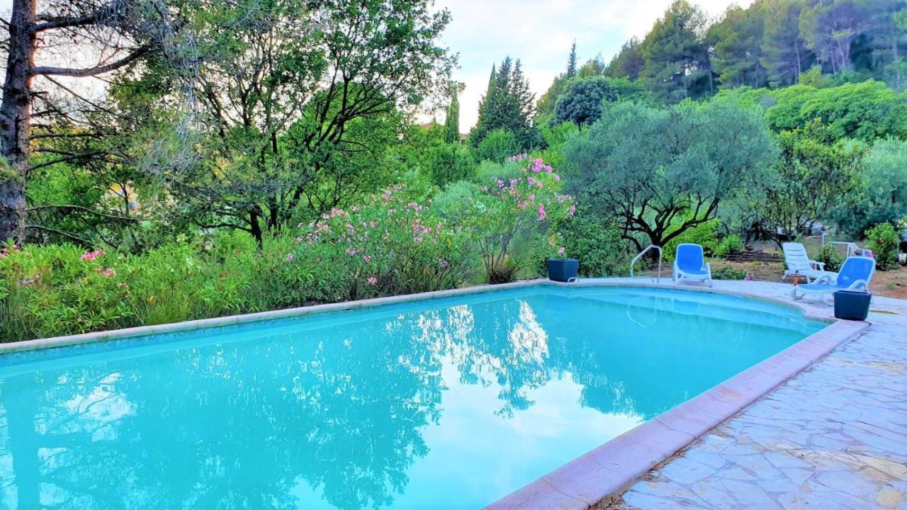 Villa Cigalons En Pleine Pinede Avec Piscine Chauffee De Mai A Septembre Auriol Exterior photo