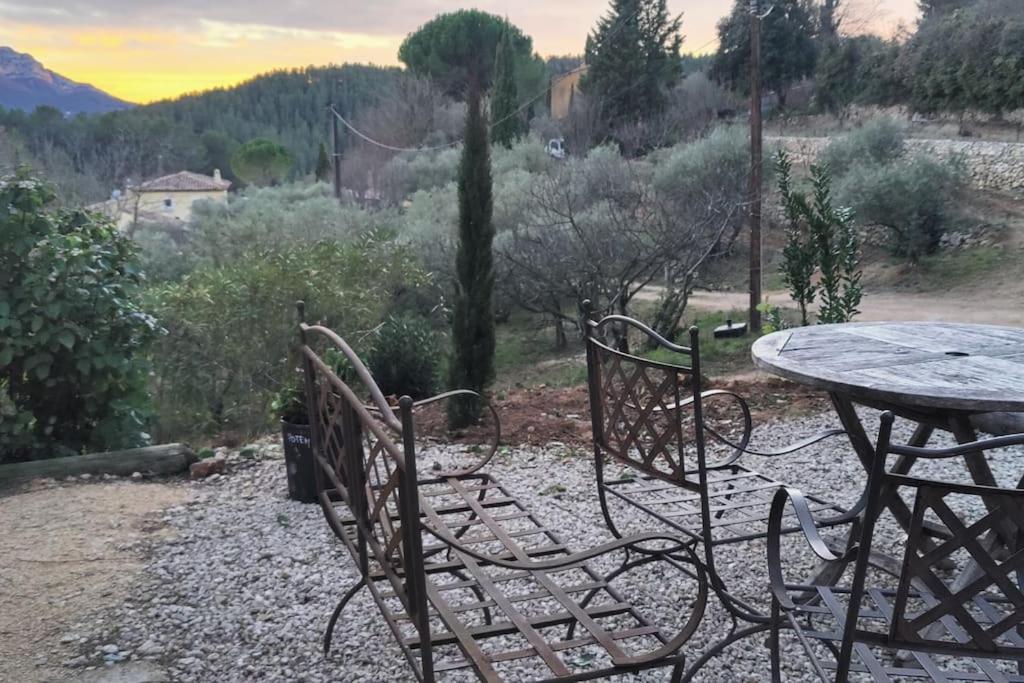 Villa Cigalons En Pleine Pinede Avec Piscine Chauffee De Mai A Septembre Auriol Exterior photo