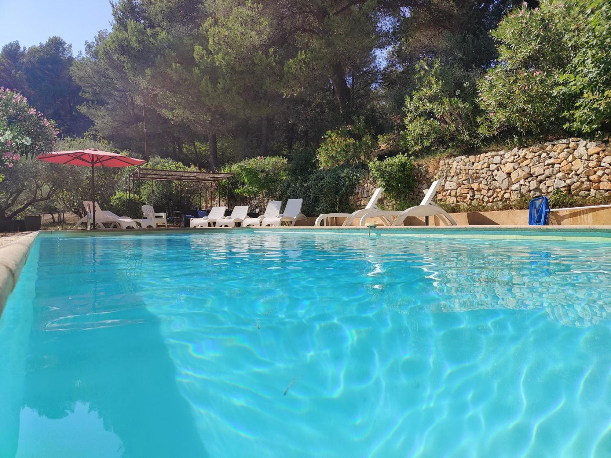 Villa Cigalons En Pleine Pinede Avec Piscine Chauffee De Mai A Septembre Auriol Exterior photo